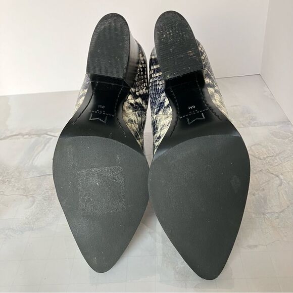 Marc Fisher Gray & Black Embossed Leather Dress Western Ankle Booties Sz 6-EUC - Picture 7 of 15